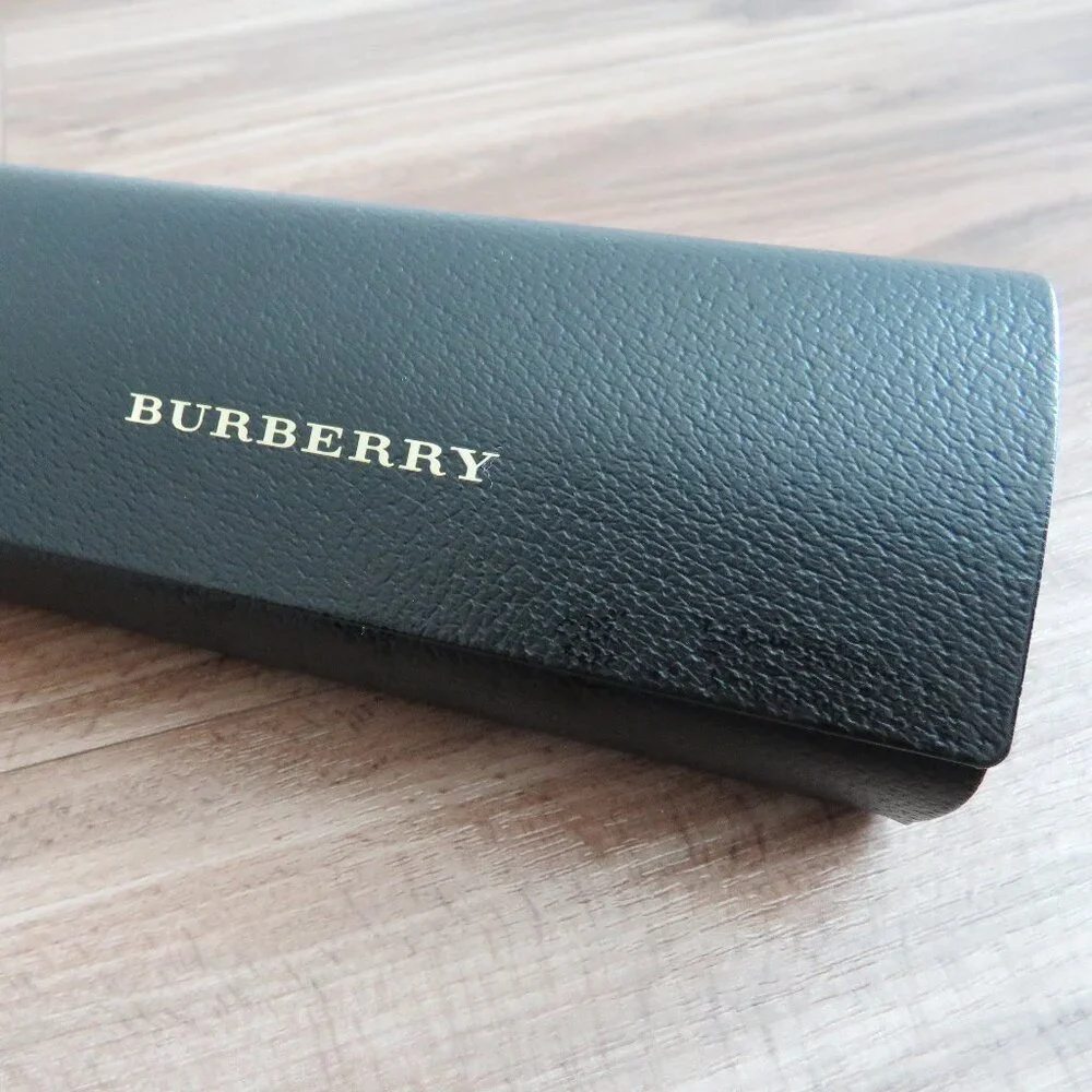 BURBERRY Magnetic Closure Hard Glasses Sunglasses Case